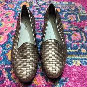 Trotters Liz Metallic Loafer
